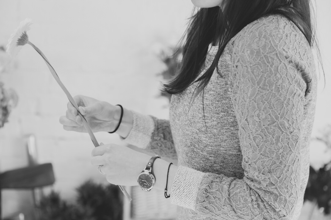 florist-twisting-wire-stems