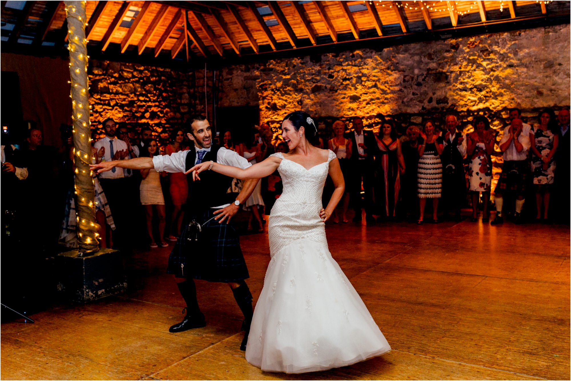 bride-groom-choreographed-routine-wedding