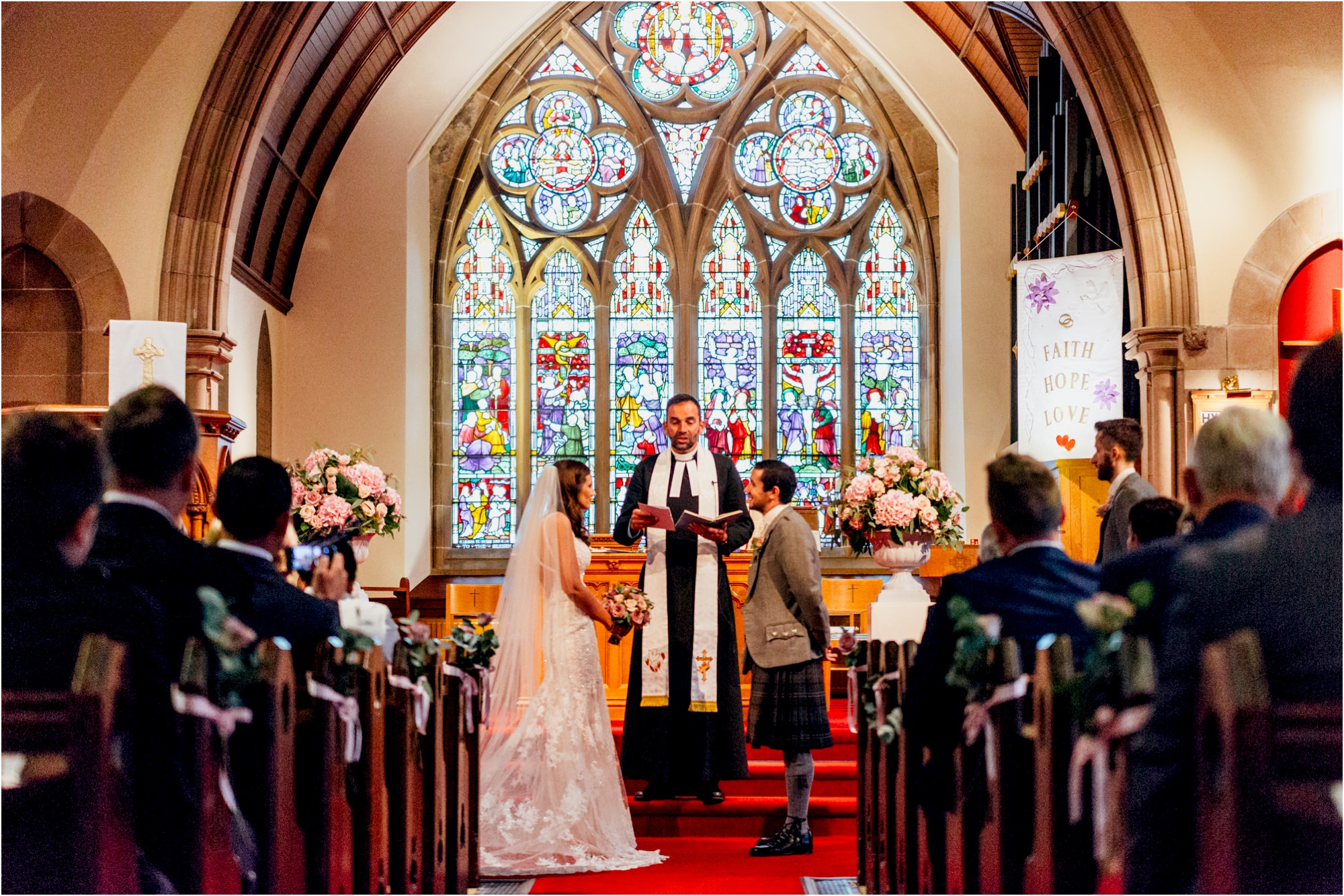 inside-brig-o-doon-church-wedding