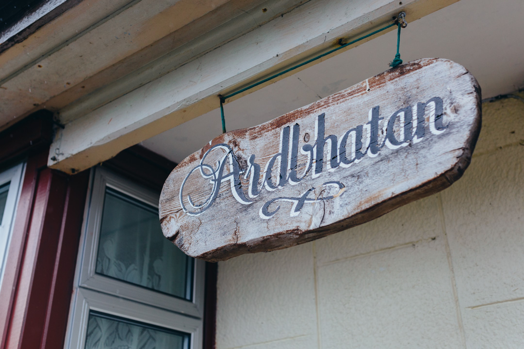 house-sign-ardbhatan-cottage-oban