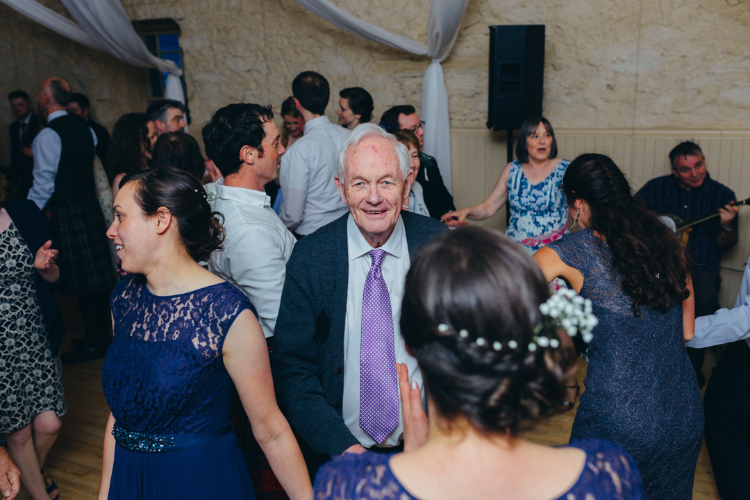guests-ceilidh-dancing-lochnell-castle-wedding