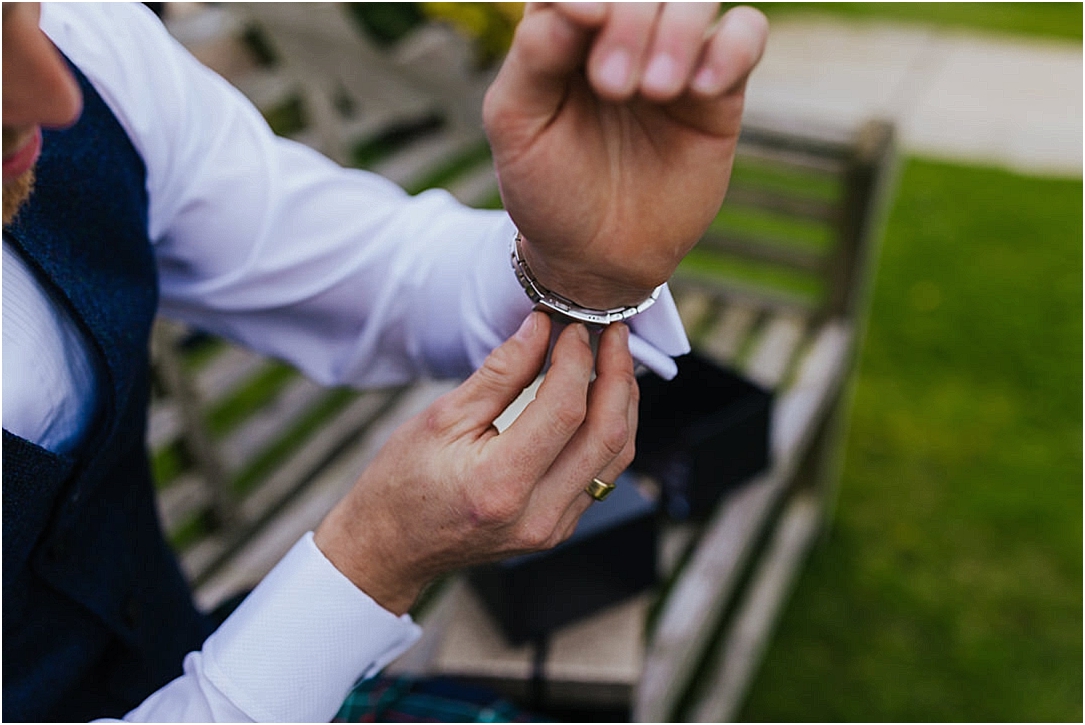 watch-wedding-present-groom