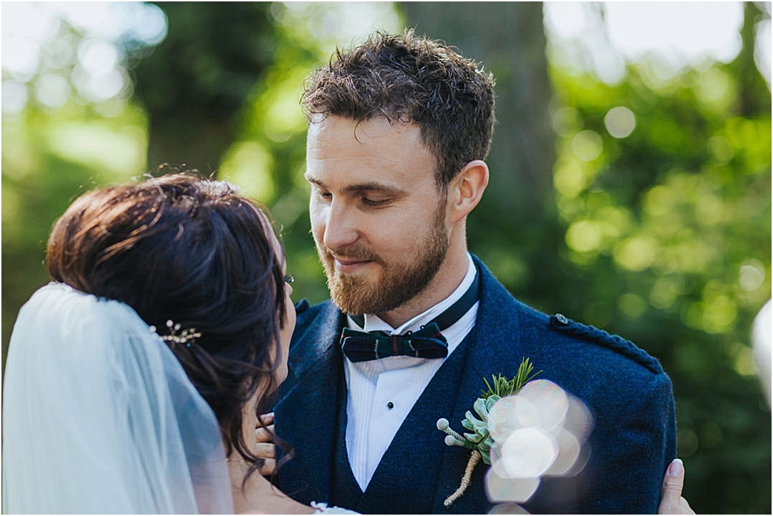 groom-looking-a-wife-sunflare