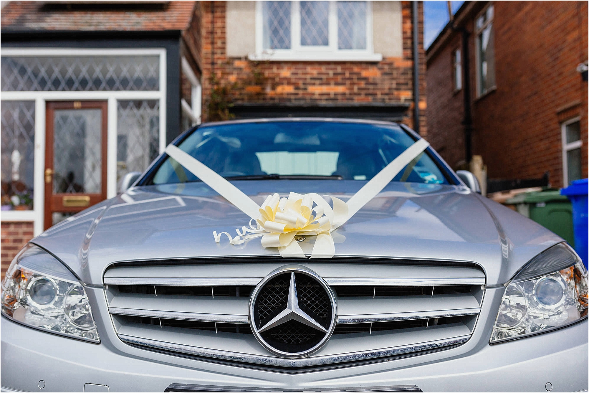 Mercedes-with-wedding-ribbon