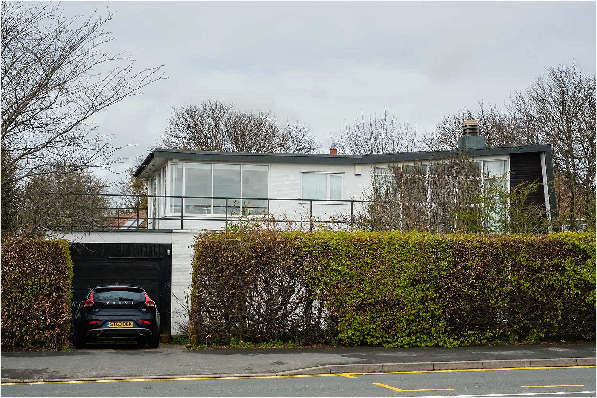 exterior-1950s-house