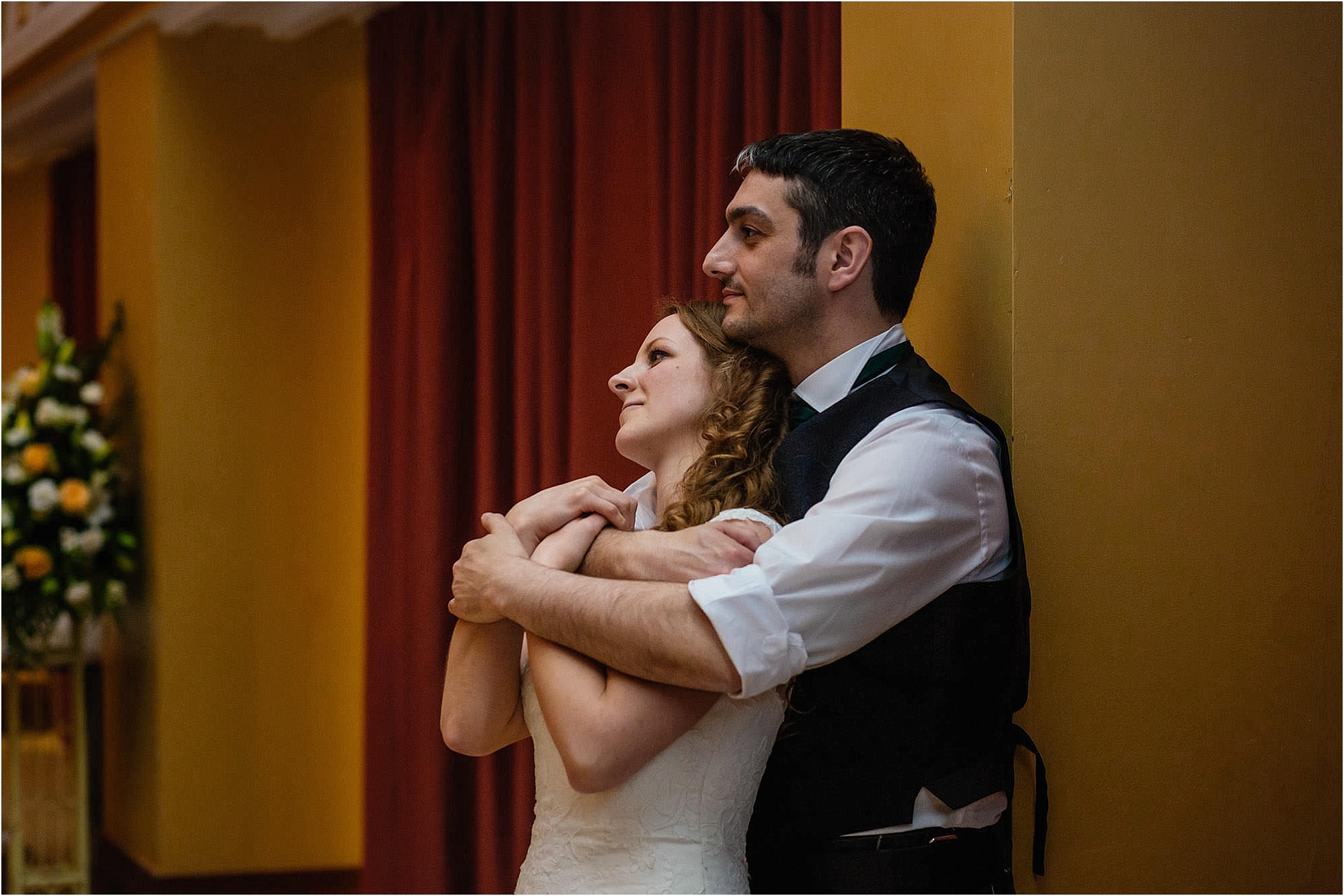 bride-groom-watching-musicians
