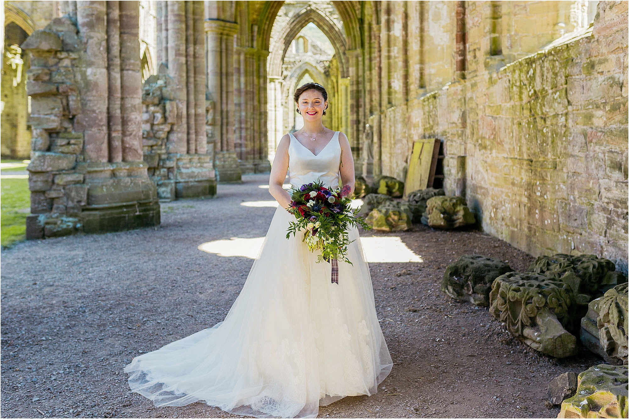 bridal-portrait-tintern-abbey