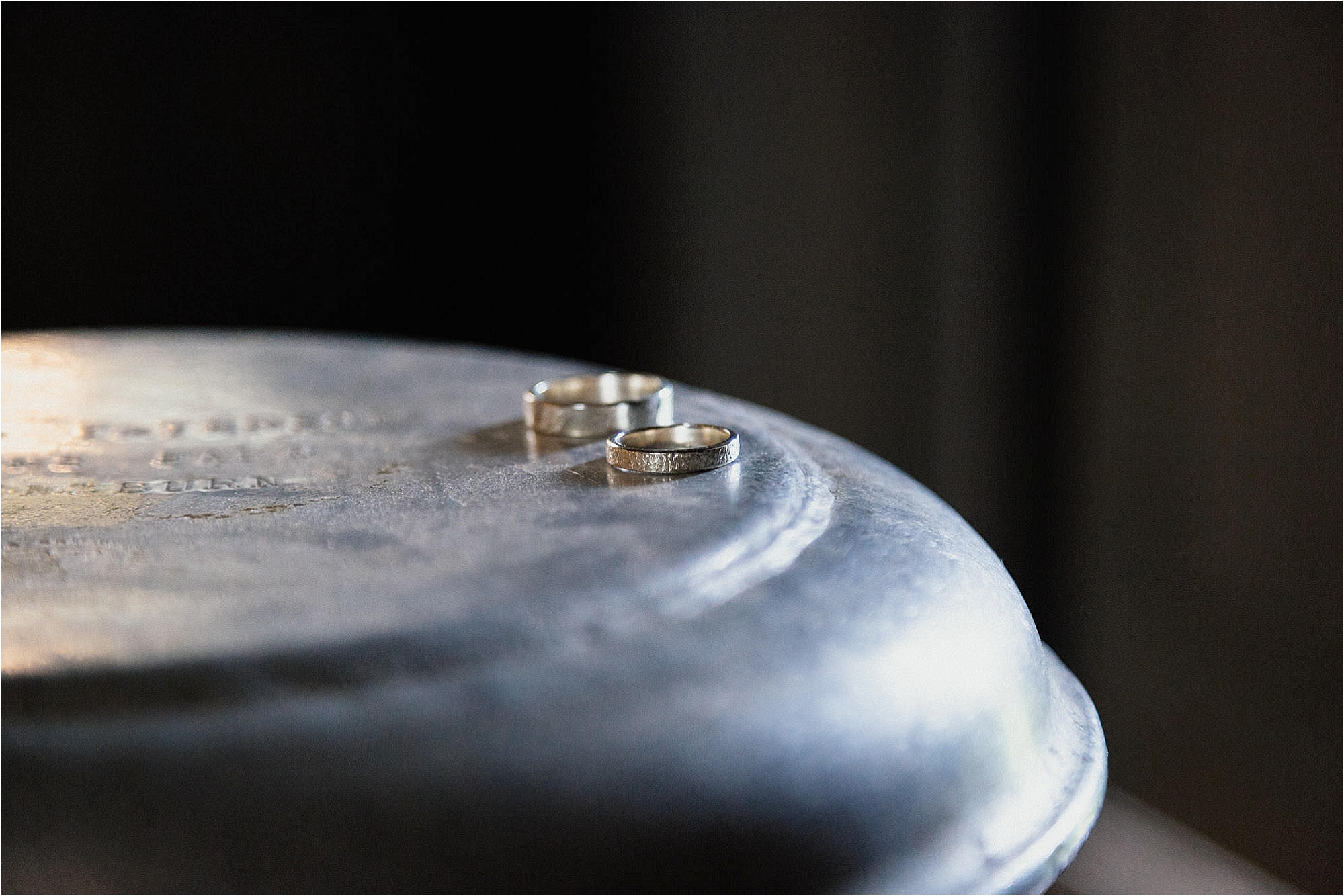 textured-wedding-rings