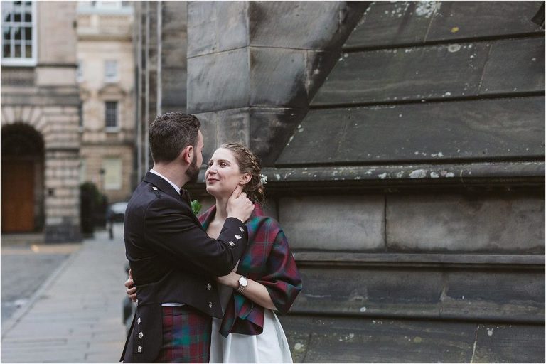 bride-looks-at-groom-lovingly