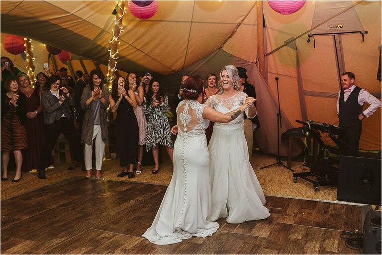brides-smile-during-first-dance